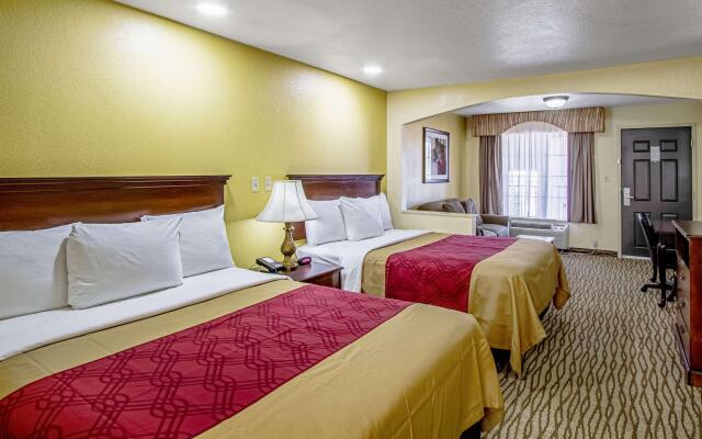 Econo Lodge Inn & Suites