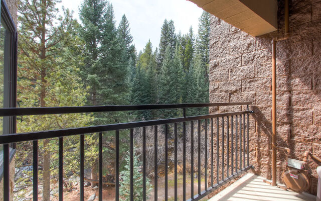 Powderhorn Condominiums by Ski Country Resorts