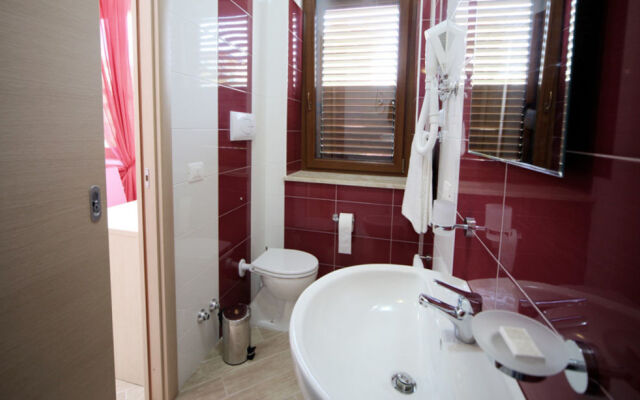B&B Acropolis