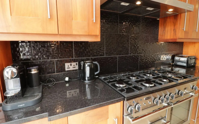 Bryn Derw Holiday Cottage