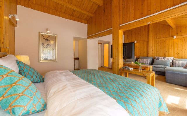 C'est La Vie Boutique Inn