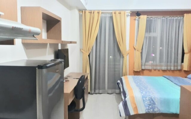 Homey Studio Apartment at Margonda Residence 3