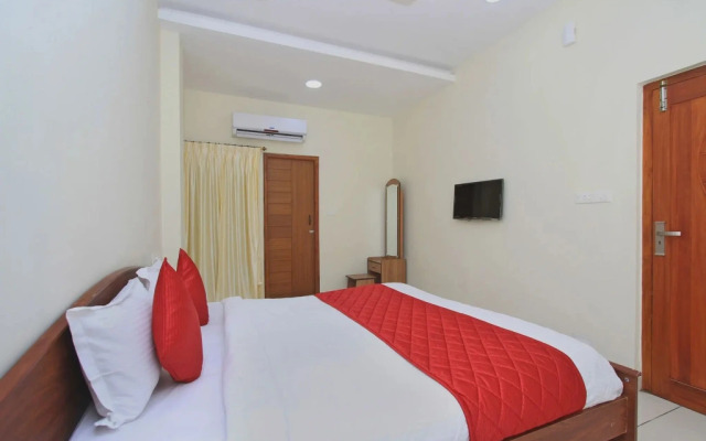 OYO Home 10777 Compact 2BHK