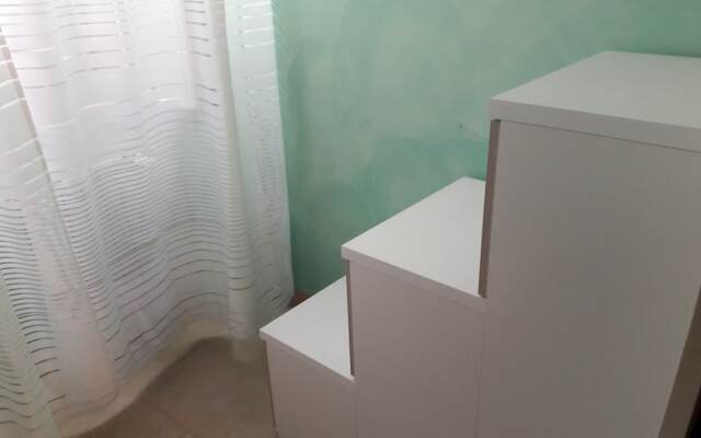 Anastasia Hidden Balcony - An hidden balcony inside Trastevere