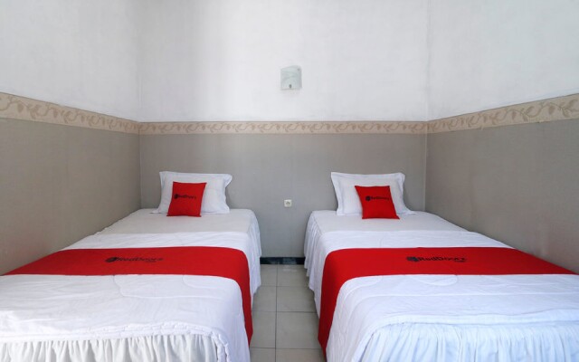 RedDoorz Plus near Undip Tembalang
