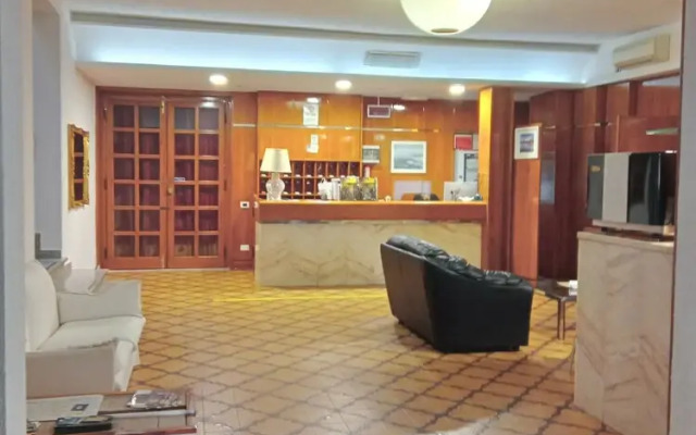 Hotel Alba Serravalle