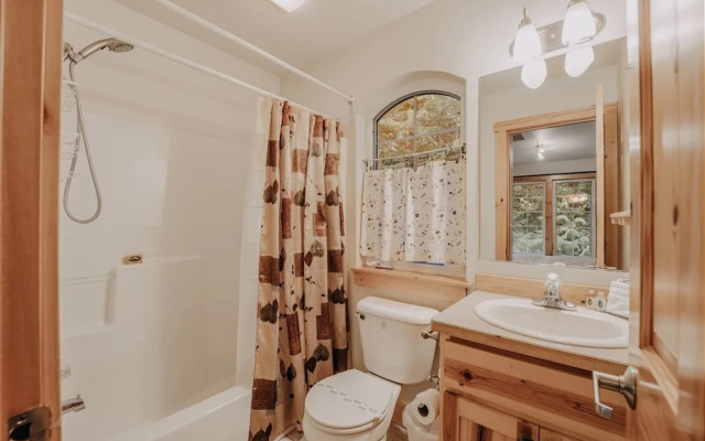 34sl - Hot Tub - Bbq - Ping Pong Table - Sleeps 8 3 Bedroom Home by RedAwning