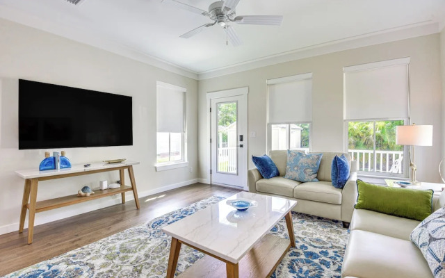 1 Mi to Riverwalk: Brand New Bradenton Home