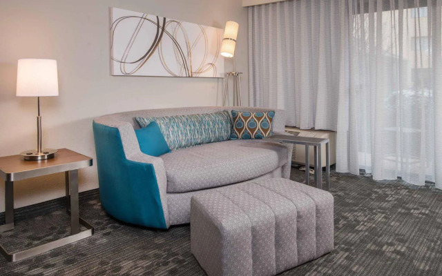 Courtyard Fairfax Fair Oaks