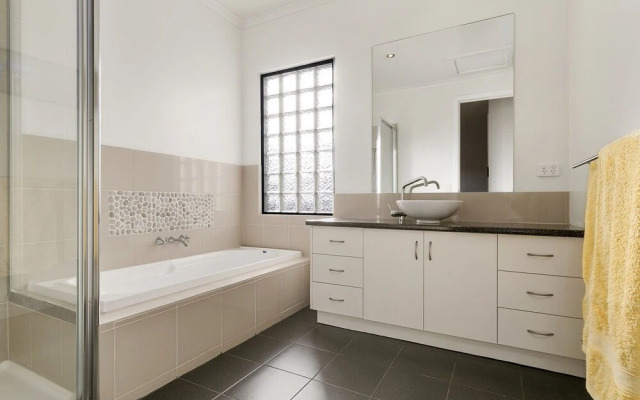 Beachside Luxury - PET Friendly - Surf Side