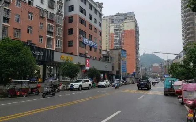 Yunjing Business Hotel