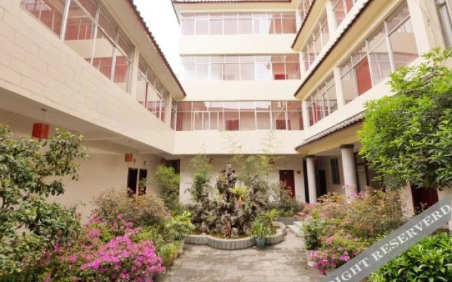 Shuangfu Hostel