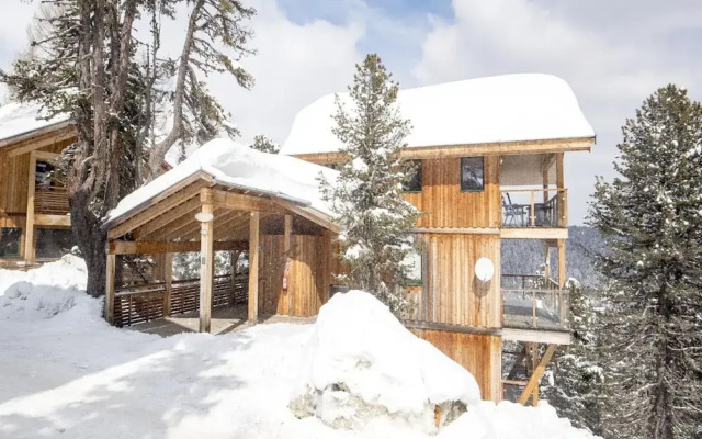 Quiet Chalet in Turracherhöhe with Sauna & Indoor Hot Tub