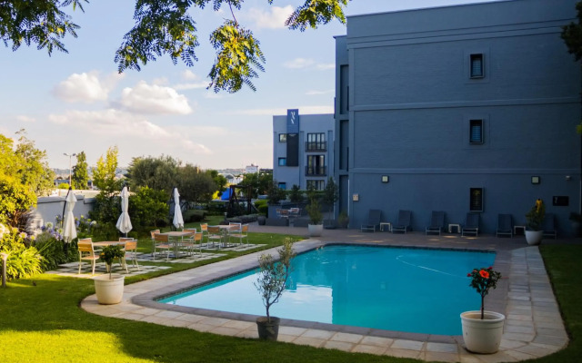 Max Executive Apartments