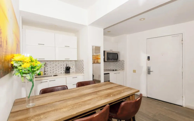 Apartments at 100 Collins