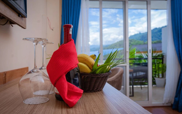 Majestic Lake Front Hotel & Suites