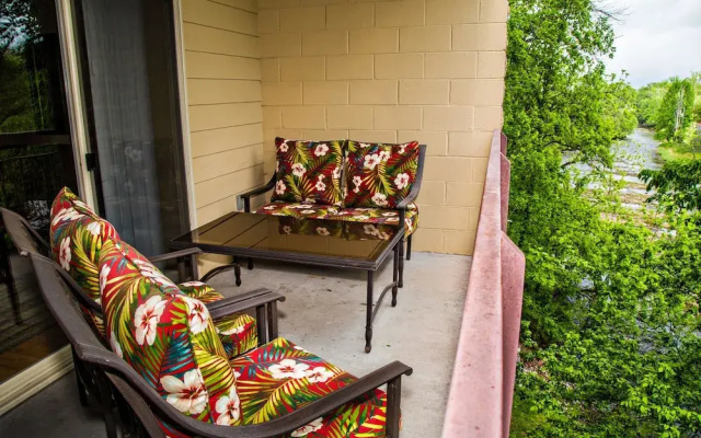 Cedar Lodge 302