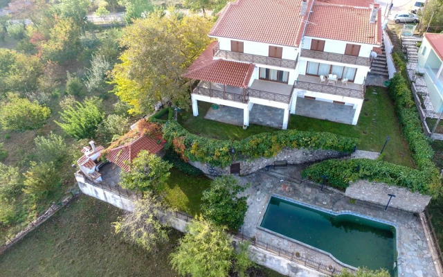 Traditional Luxury Villa Armonia