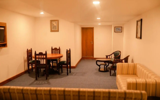 Mps Royal Suites