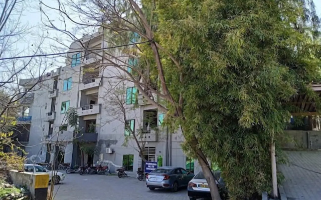 Parkway Apartments