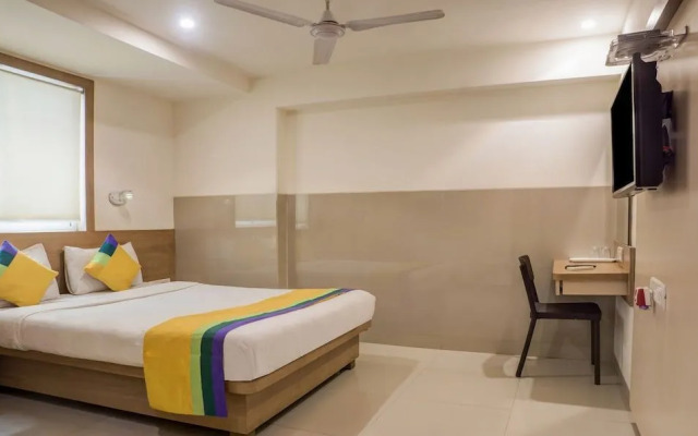 Everest Lodging By Treebo