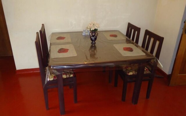 Kundasale Holiday Home