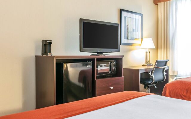 Holiday Inn Express Cincinnati W Chester