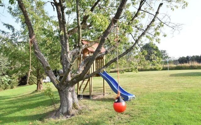 Lovely Bungalow near Sea in Elmenhorst