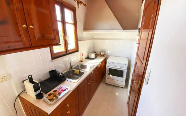 Dusk Apartments with Stunning Mountain View (Adults Only)