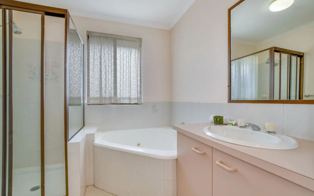 Coral Breeze Bradman Avenue Maroochydore