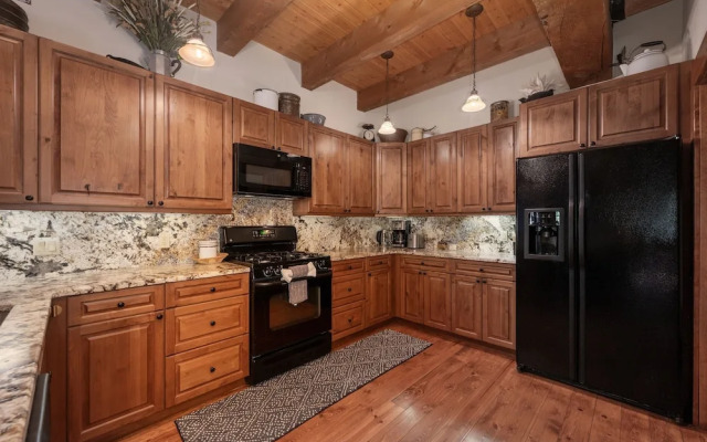 19th Hole 3 Bedroom Cabin