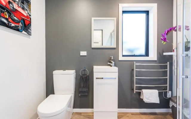 Modern Private Apartment
