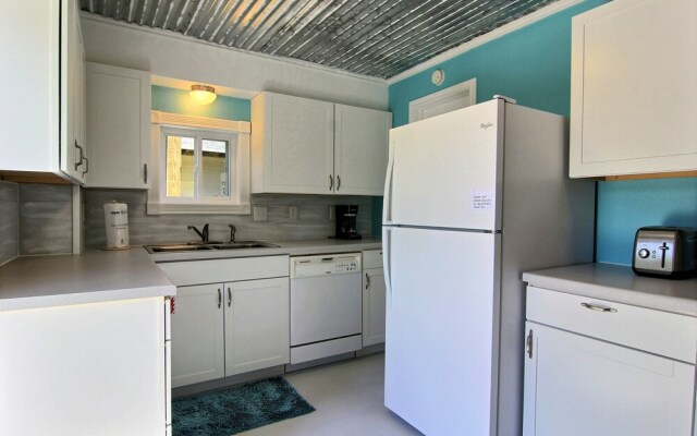 4 Palms 628 by RedAwning