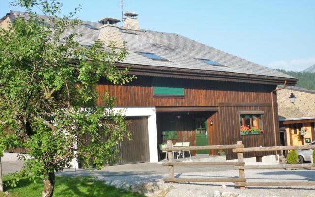 Chalet in Morzine Sleeping 12 with Sauna