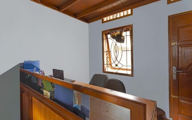 OYO 92893 Santana Residence Syariah