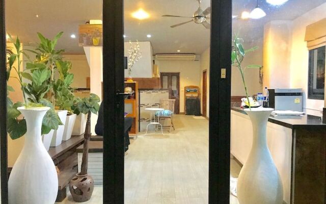 Hiranyika Cafe and Bed