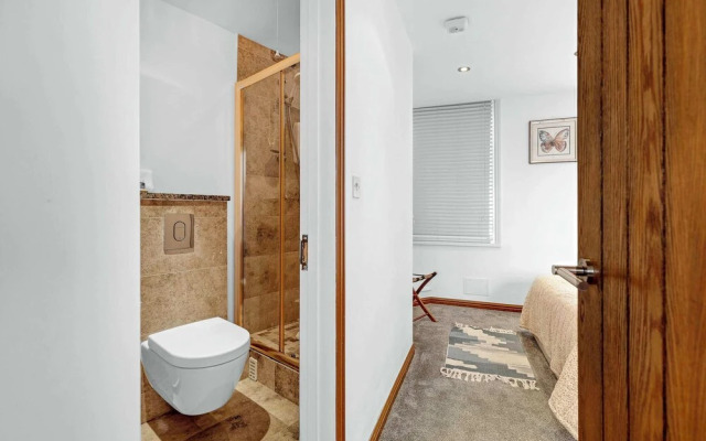 Lovely 1 Bed Home With Garden