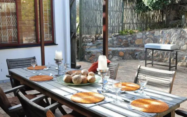 Clovelly Lodge Guest Apartments
