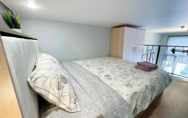 Двухуровневая квартира в стиле Лофт на Нагорной