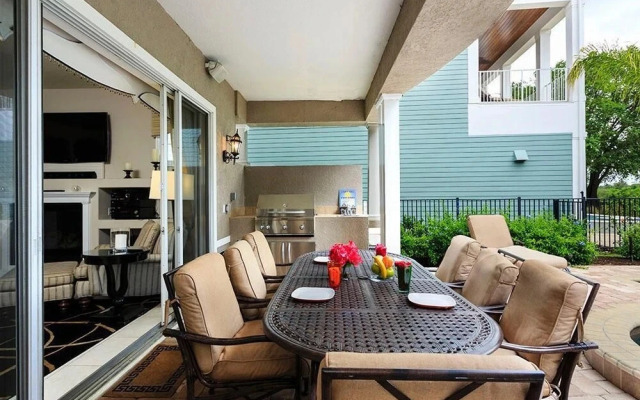 RVH_002 The Sunshine House