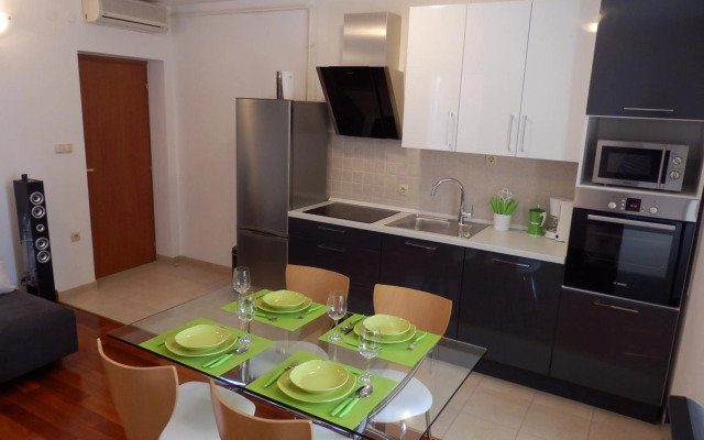 Center Stylish Apartment