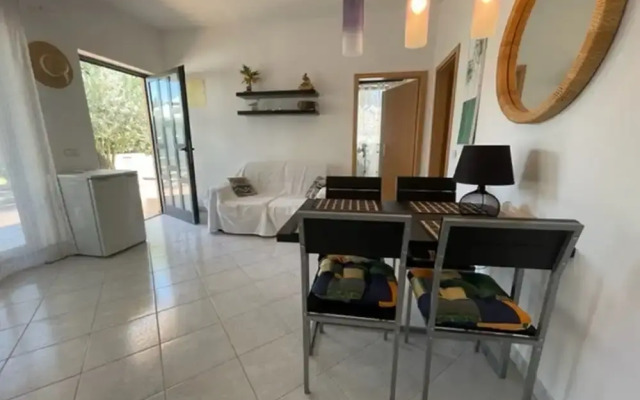 Appealing Apartment With Garden