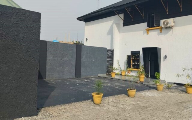 The Crib-Artist Residence
