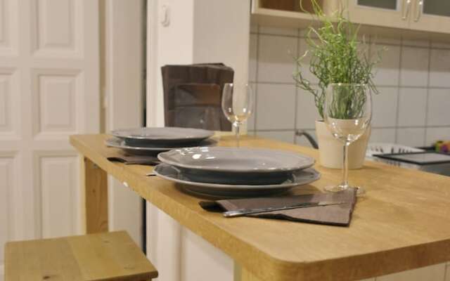 Budget Apartment by Hi5 - Hold Street