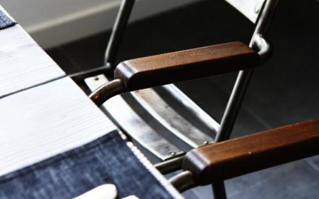 Charming Lake View Apartment