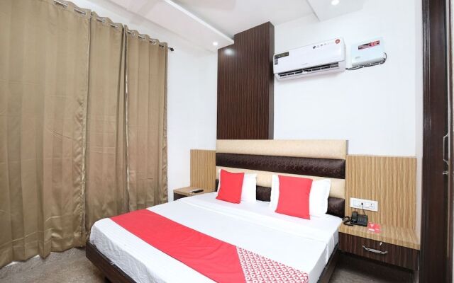 OYO 15863 Hotel Royal Vij