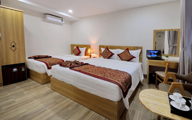 May Ngu Sac - Iridescent Clouds Hotel