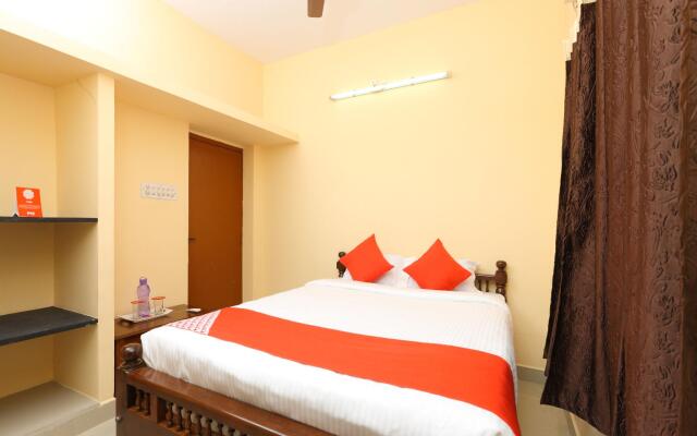 OYO 78180 2BHK Compact Home Near Promenade Beach