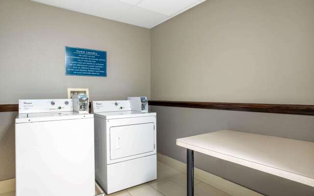 La Quinta Inn & Suites by Wyndham Tampa Bay Area-Tampa South