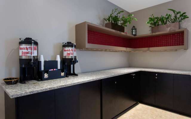 Ramada by Wyndham Glendale Heights/Lombard